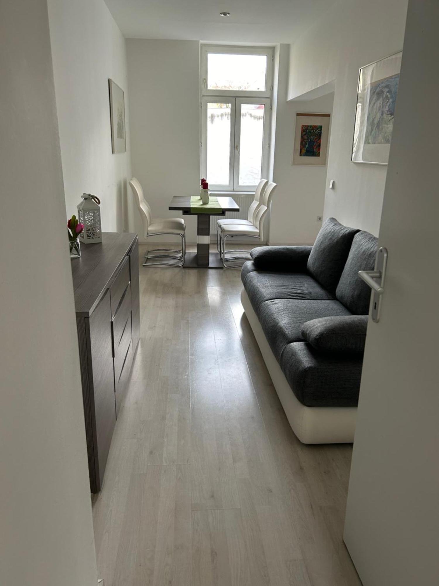 Schoene, Helle Wohnung In Stadtnaehe Wina Bagian luar foto