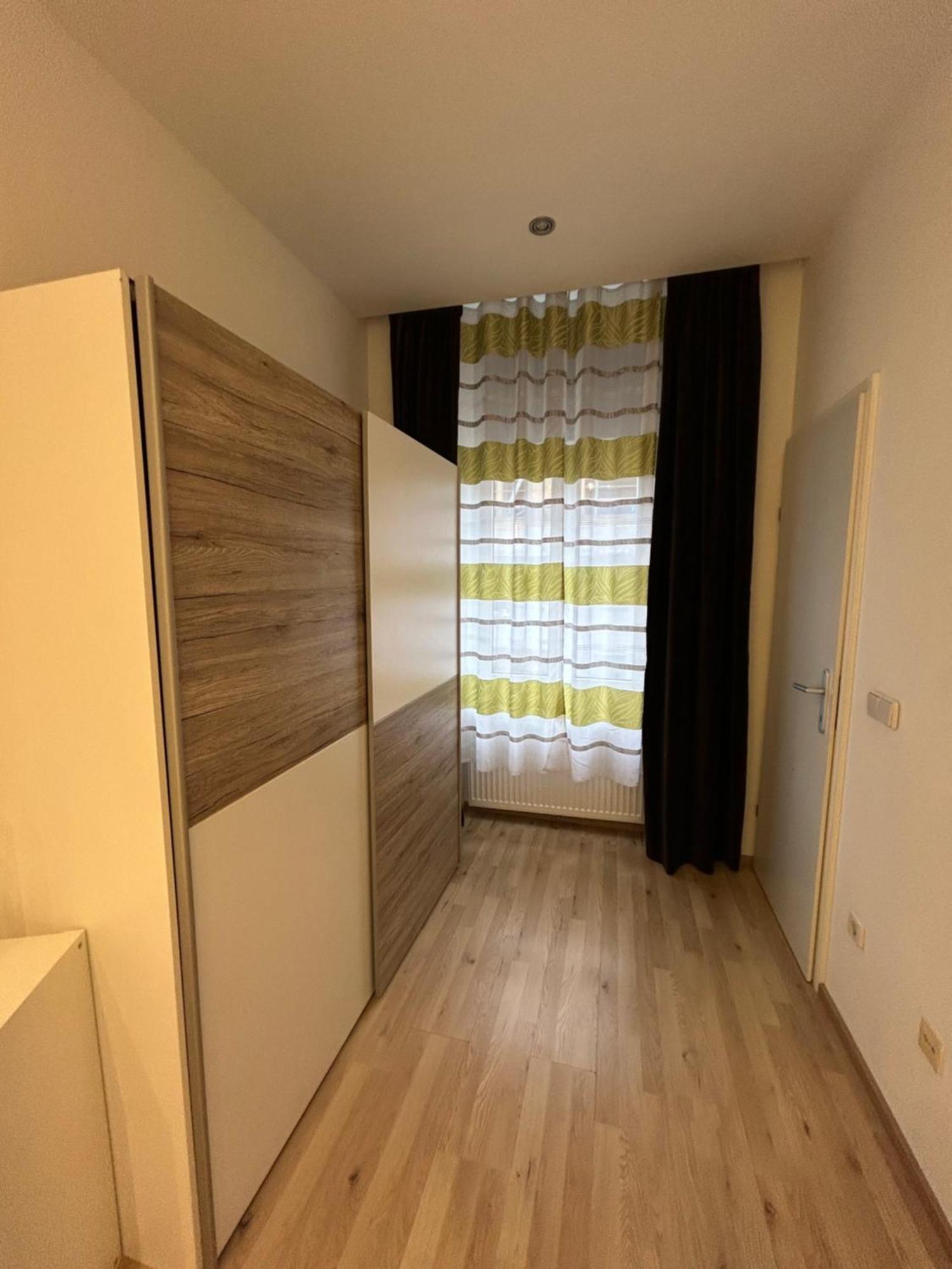 Schoene, Helle Wohnung In Stadtnaehe Wina Bagian luar foto