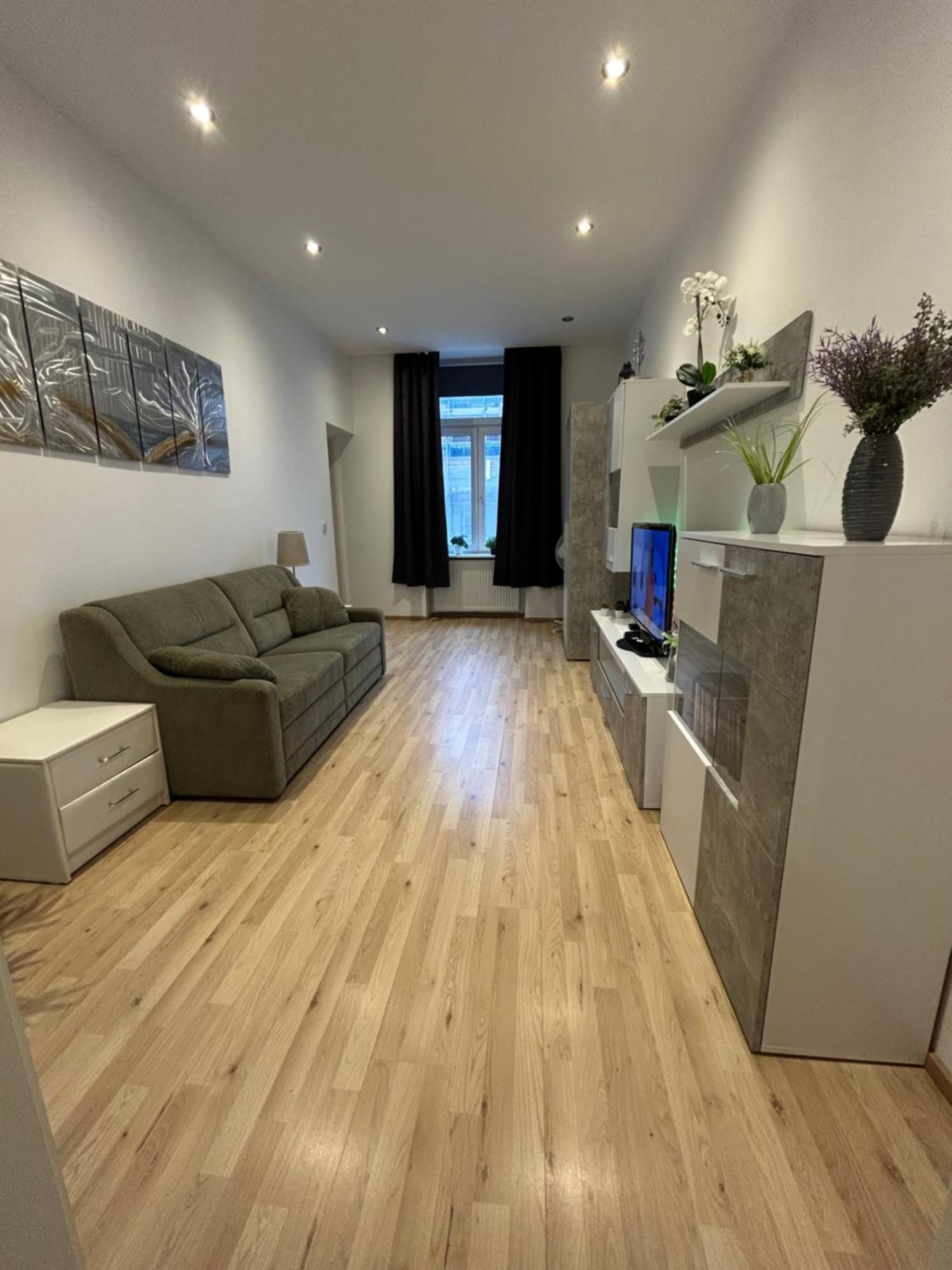 Schoene, Helle Wohnung In Stadtnaehe Wina Bagian luar foto